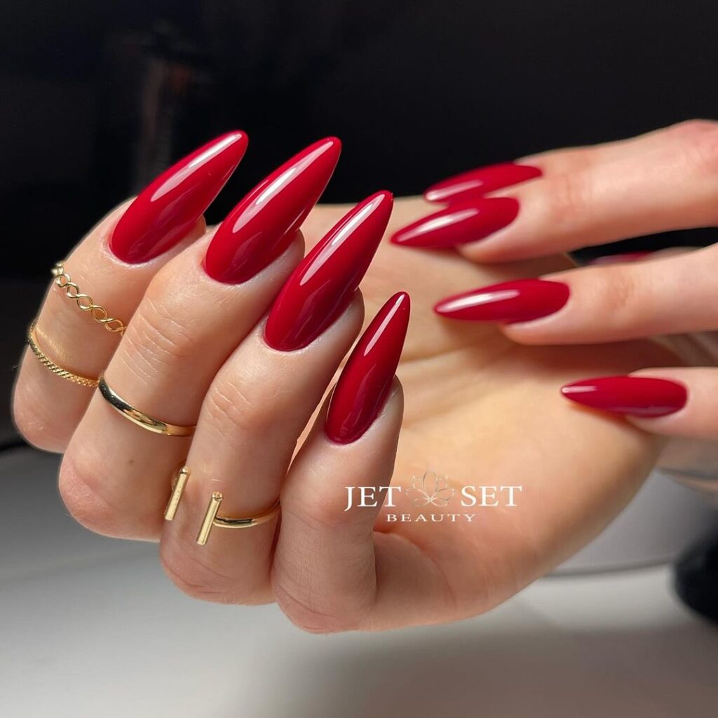 red nail designs